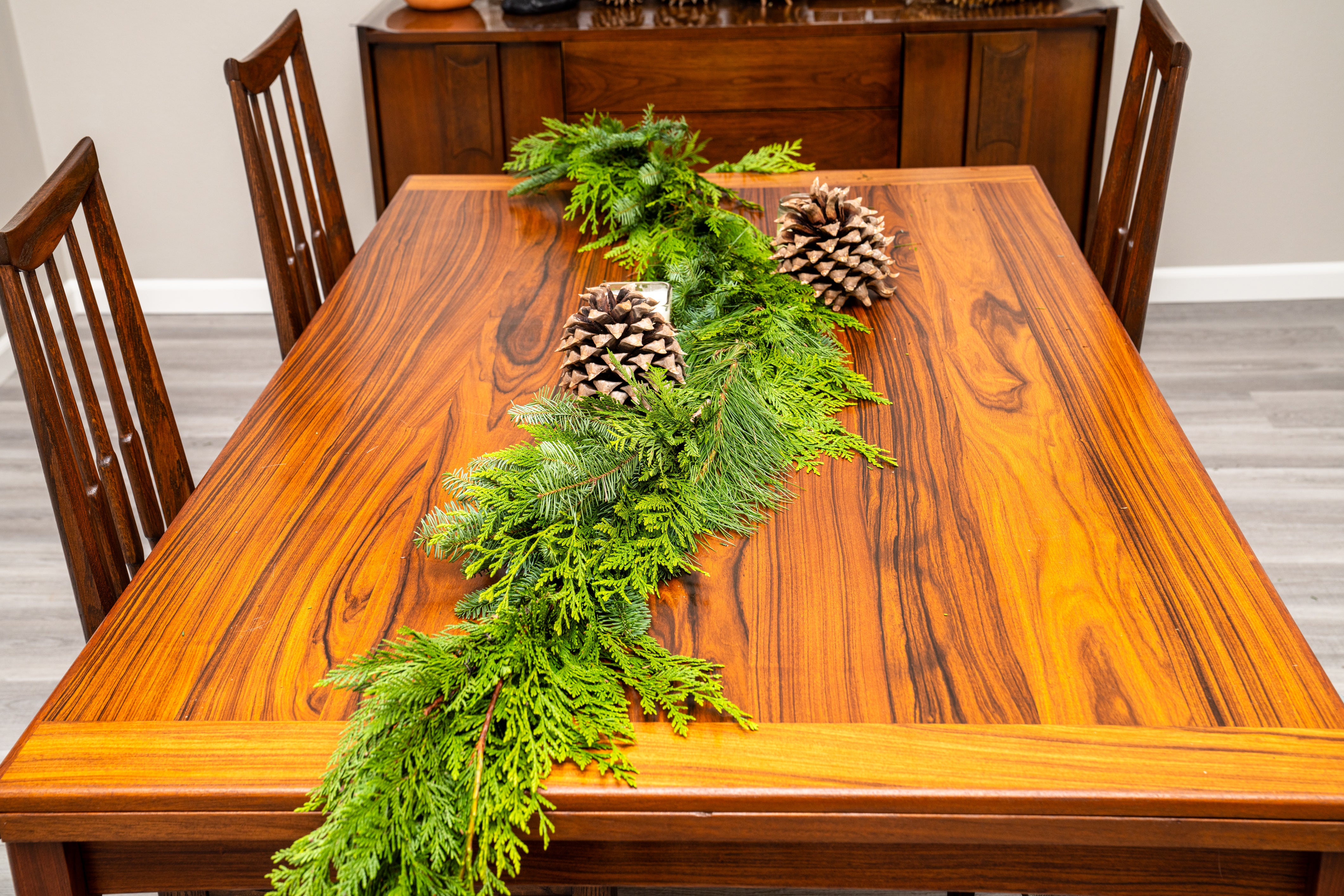 The Evergreen Crown – 18' Premium Garland