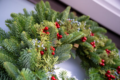 THE MERRY BERRY WREATH