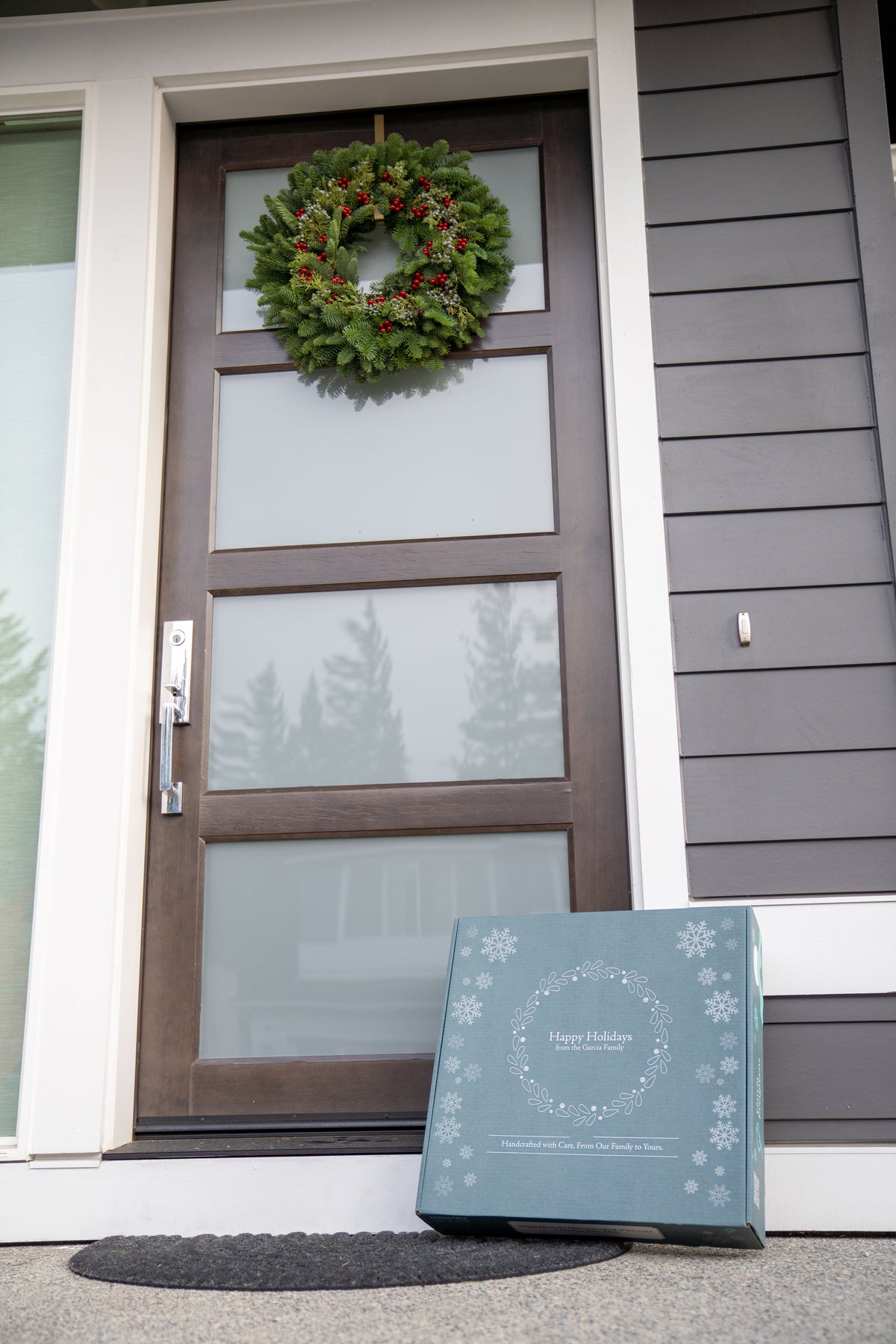 THE MERRY BERRY WREATH