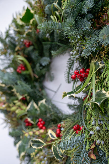 THE HOLIDAY GRANDEUR