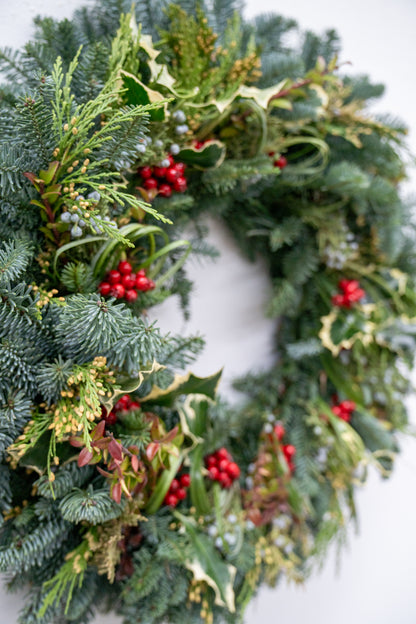 THE HOLIDAY GRANDEUR